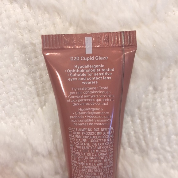 Almay Velvet Foil cream eyeshadow - Picture 3 of 5